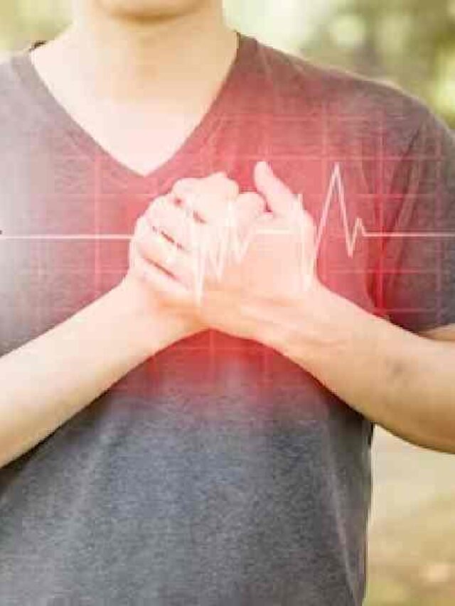 Is Chest Pain Sign of Heart Attack in Hindi