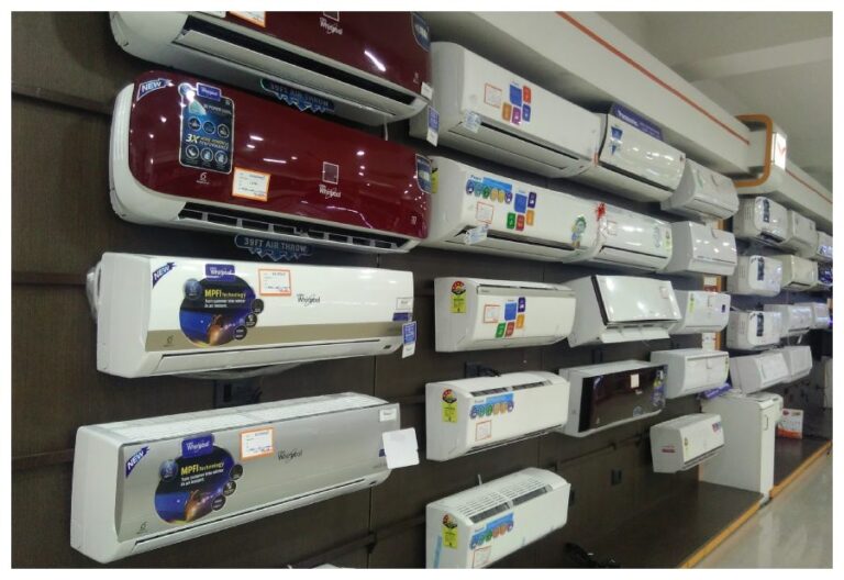 AC Side Effects: घंटों एसी में बिताना सेहत के लिए है खतरनाक, एयर कंडिशनर की हवा से ये हैं नुकसान