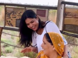Arti Singh with Mother