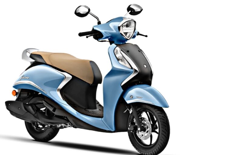 Yamaha के स्कूटर का माइलेज देख TVS की बढ़ी टेंशन, खरीदारी को मची लूट, कीमत भी कम