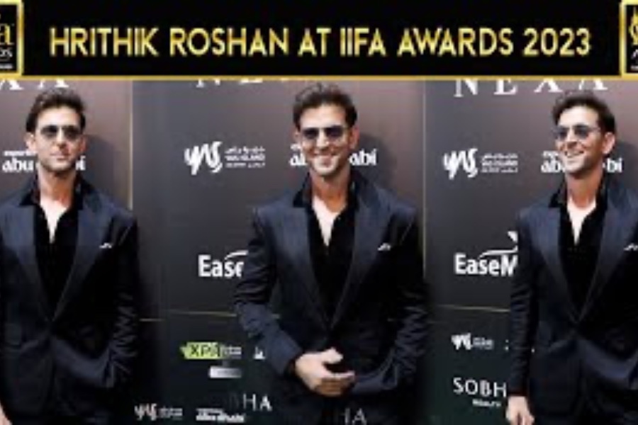 Hrithik Roshan On Green Carpet