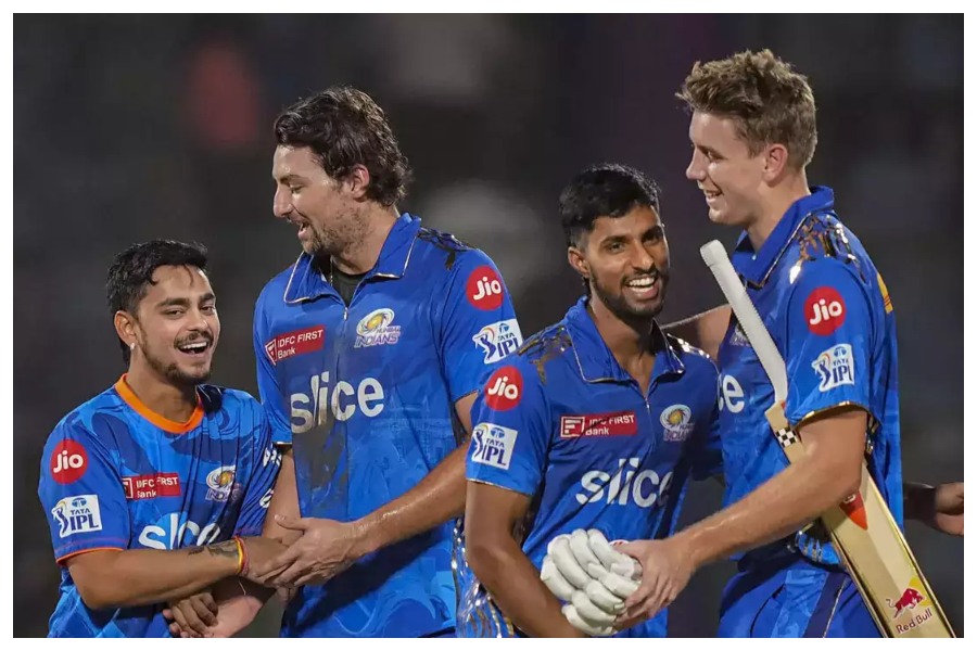 RCB vs MI : Mumbai beats Bangalore by 6 wickets
