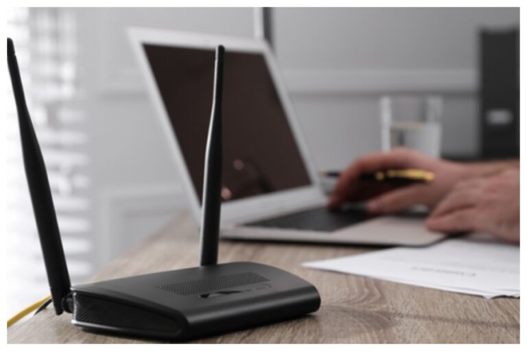 Wi-Fi Using Tips: वाई-फाई यूजर्स सावधान! हो सकता है खतरनाक, रात को जरूर करें ये काम..