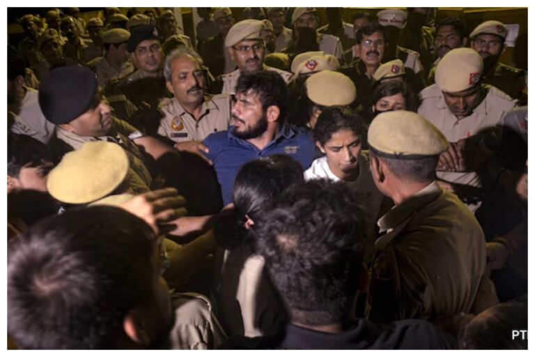 Wrestlers Protest: Midnight Conflict at jantar mantar