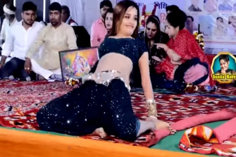 डांसर Komal Rangili ने किया सबके दिलों कर जादू, गोरी कमर से लूट लिया दिल, देखें वीडियो