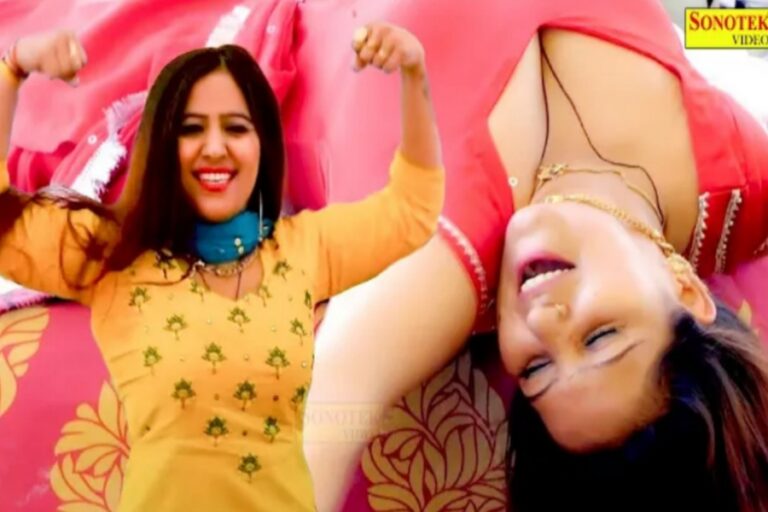 डांसर Rachna Tiwari ने मारे ऐसे देसी ठुमके कि भीड़ को चढ़ी जवानी