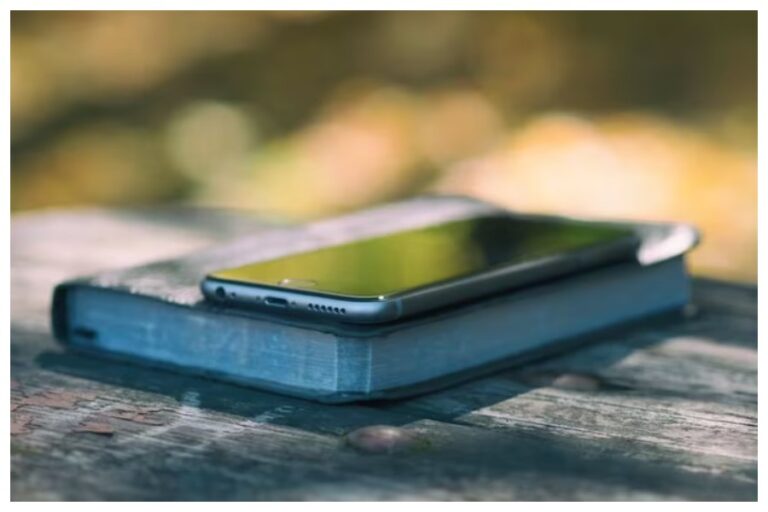 Phone Tips And Tricks: पुराने फोन ऑनलाइन बेचना से पहले इन बातों का रखें जरूर खास ध्यान, डील का फायदा उठाएं ऐसे