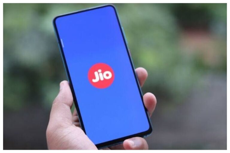 Reliance Annual Plan: बार-बार रिचार्ज की छुट्टी, हर दिन 2.5जीबी डेटा, अनलिमिटेड कॉलिग और कई बेनिफिट्स