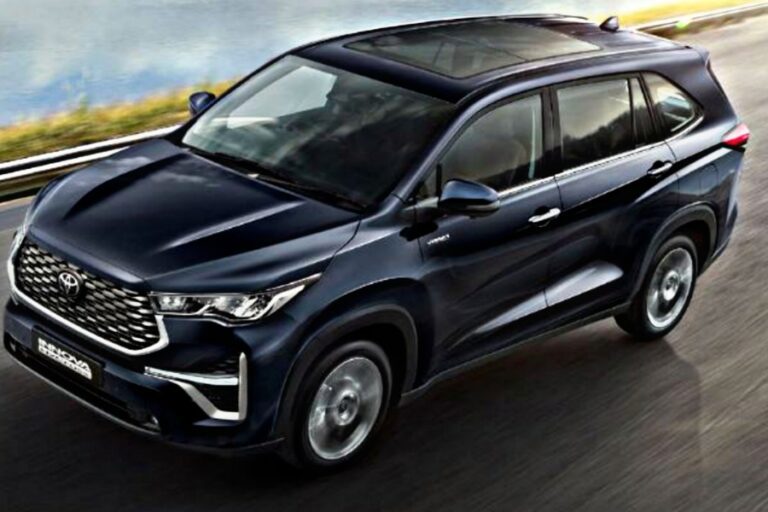 Toyota Innova Hycross भारत में हुई लॉन्च, फीचर्स देख बुकिंग को लगी लाइन