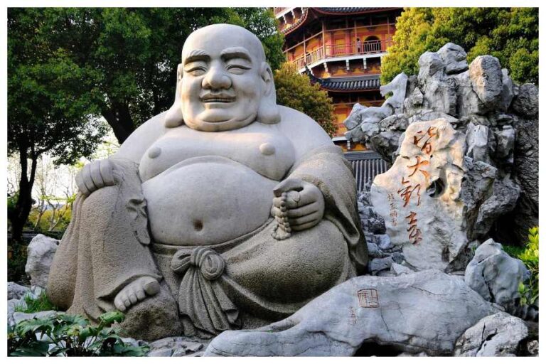 Laughing Buddha: खुशियों का प्रतीक है लाफिंग बुद्धा, जाने लाफिंग बुद्धा की कहानी