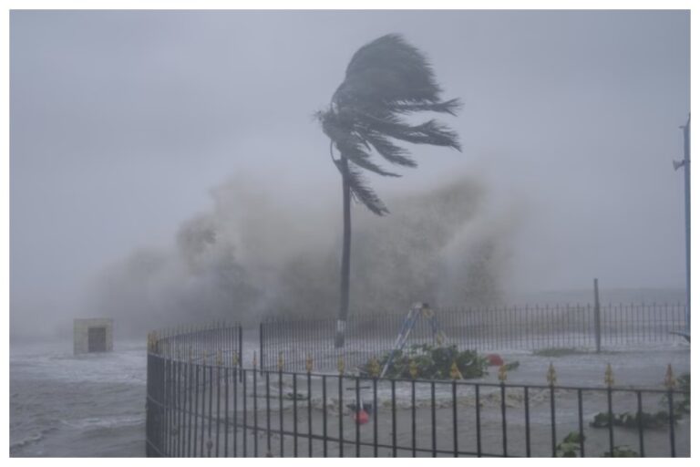 Cyclone Biparjoy’s Havoc: चक्रवात बिपरजॉय का कहर जारी, जाने अब तक कितना किया नुकसान