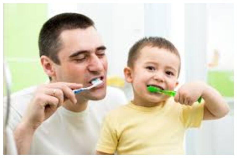 Oral Health: ब्रश गिला करने से नही होती दाँतों की सफाई, जाने ब्रश करने का सही तरीका 