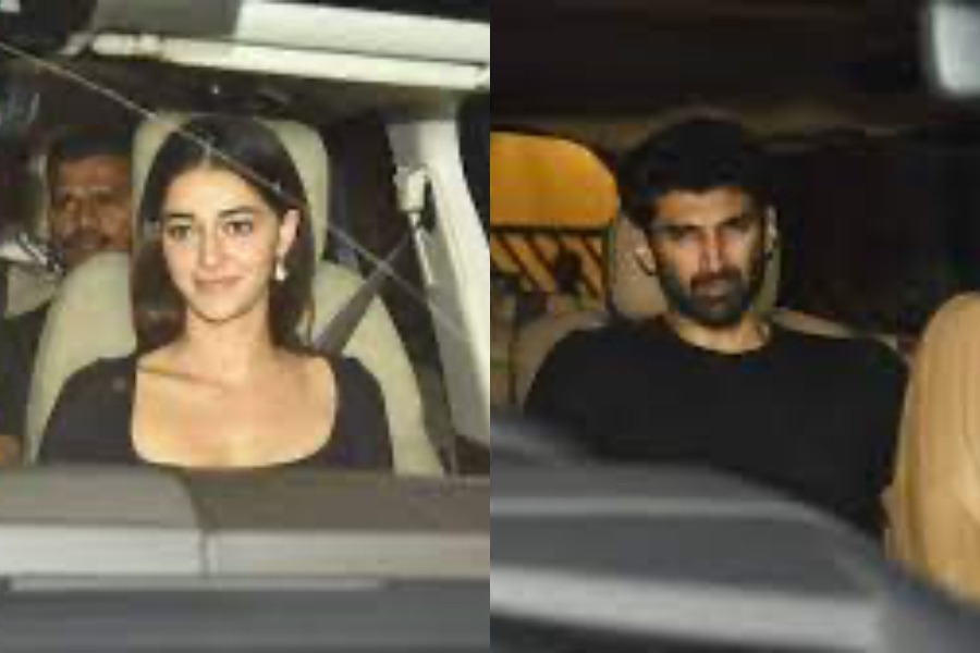 Aditya & Ananya Spotted Together For Date Night Aditya & Ananya Spotted Together For Date Night