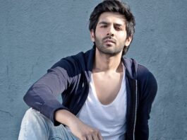 Kartik Aaryan Surprises Fans By His Apperance