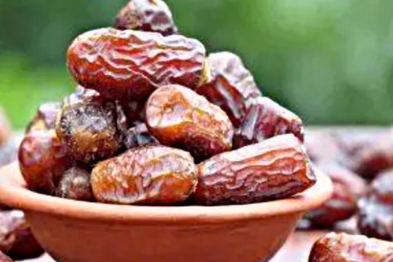 रोजाना खजूर खान से मिलते हैं यह सभी फायदे, जल्दी करें डाइट में इसको शामिल