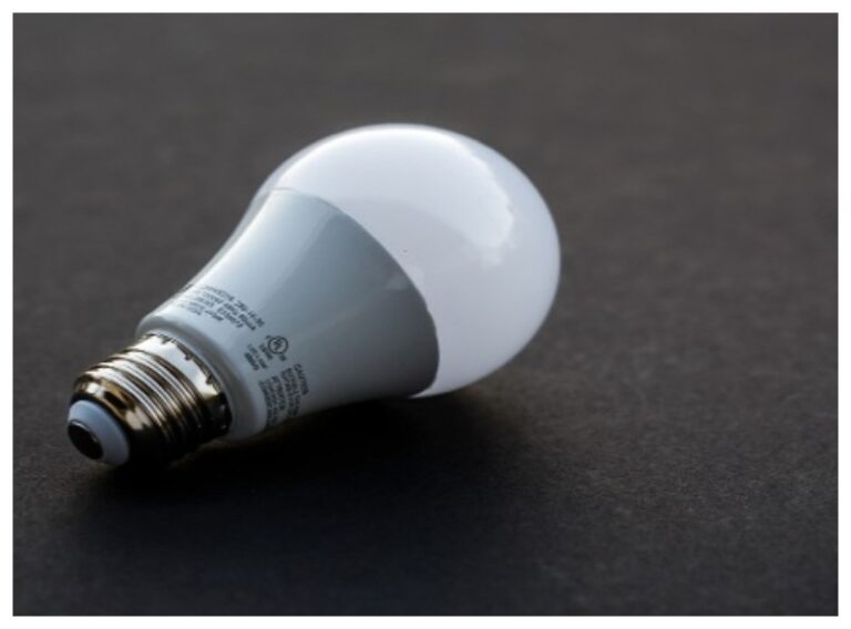 Cheapest Smart Bulb: वाईफाई और ब्लूटूथ से कनेक्ट होन वाले सस्ते और शानदार बल्ब, जानें कीमत और खूबियां