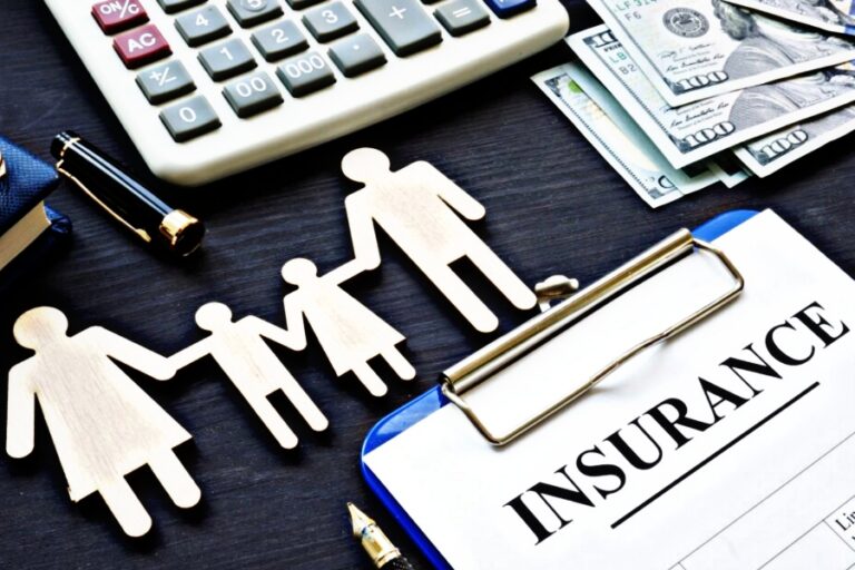 Term Insurance पॉलिसीधारक की मृत्यु के बाद ऐसे मिलता है नॉमिनी को पॉलिसी का पूरा पैसा