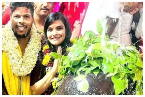 Umesh Yadav in Ujjain Mahakaleshwar, picture goes viral