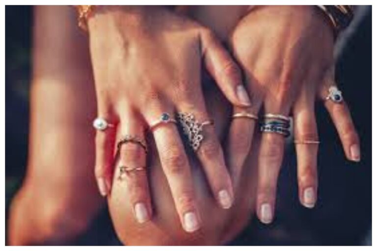 Metal for Fingers: किस उंगली में पहने कौन-सी धातु की अंगूठियां, जाने इनके लाभ ज्योतिष शास्त्र के अनुसार 