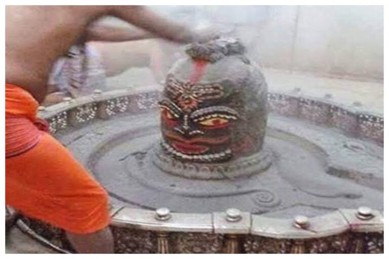 Bhagwan Shiv: महादेव को क्यों प्रिय है भस्म? जानें भस्म का महत्व और इससे जुड़ी पौराणिक कथा