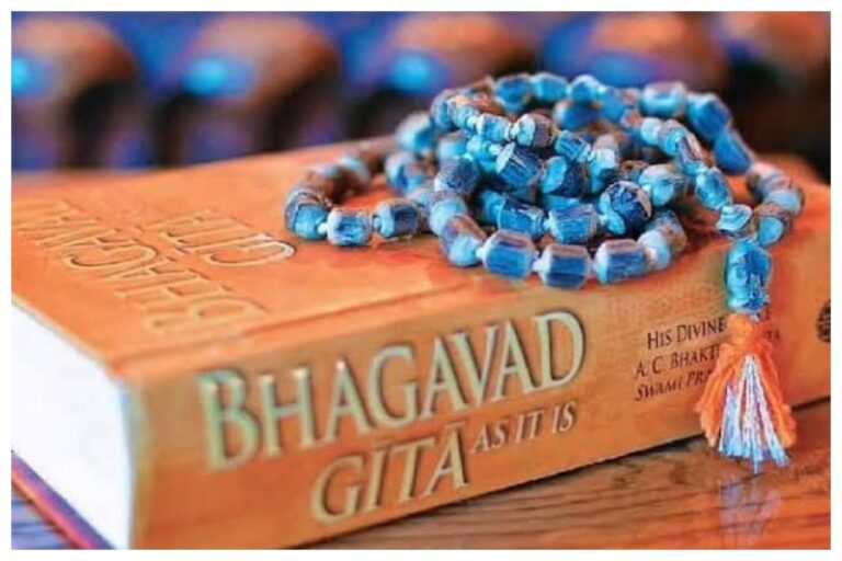 Bhagwat Geeta Gyan: गीता के अनुसार ब्राह्मण, क्षत्रिय, वैश्य और शुद्र में अवश्य होने चाहिए ये गुण