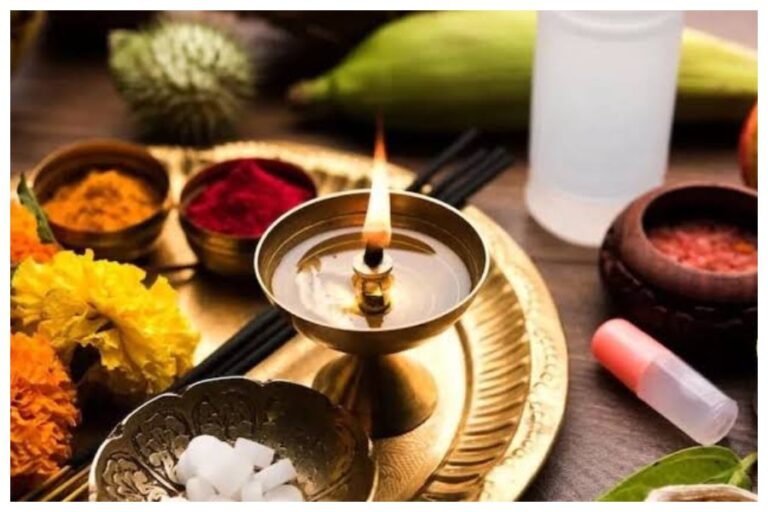 Rule Of Worship: पूजा के समय भूलकर भी न करें ये गलतियां, जानें पूजा करने का सही समय