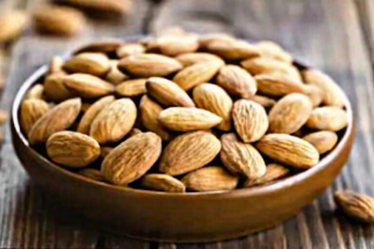इन लोगों को हो सकती है बदाम खाने से बड़ी बीमारी, जानकर आप भी हो जायेंगे हैरान