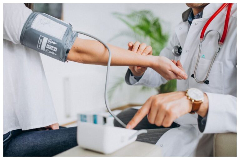 Health Check-up Tips: 30 की उम्र के बाद बीमारियों से बचे रहने के लिए करवाते रहें ये जरूरी टेस्ट