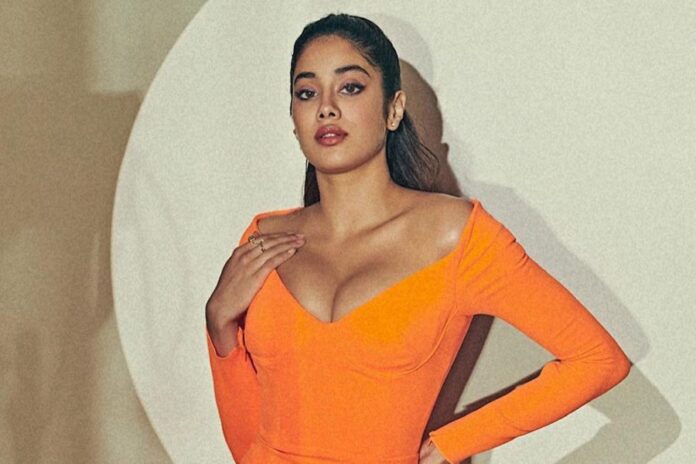 Janhvi Kapoor Gets Scared of Paparazzi