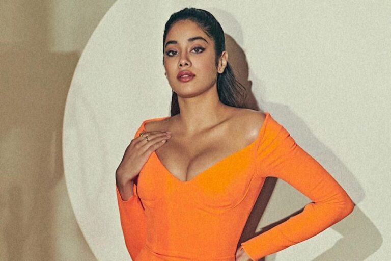 Janhvi Kapoor Gets Scared of Paparazzi