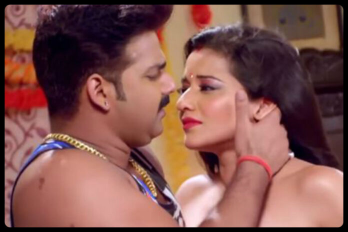 Pawan Singh And Monalisa Dance Video