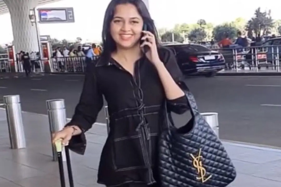 Tejasswi Prakash Spotted in All Black Outfit