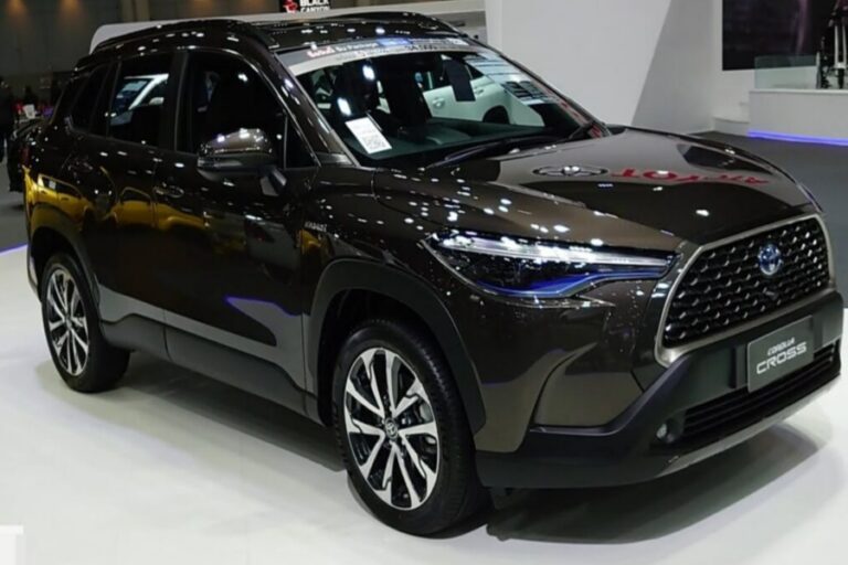 Toyota Corolla Cross SUV 2023 तगड़े इंजन के साथ लॉन्च, दनादन फीचर्स भी अवेलेबल