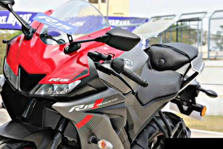 जल्दी से मात्र 29 हजार में बनाएं Yamaha R15 स्पोर्ट्स बाइक को अपना, जानें कैसे