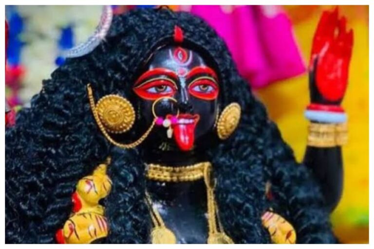 Maa Kali Puja: इन दिनों करें माता काली की पूजा, सभी कष्टों से मिलेगी मुक्ति