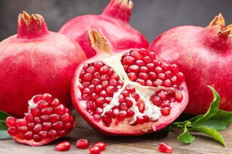 अनार के छिलके का सेवन करेगा इन सभी समस्याओं से बचाव, जानें कैसे