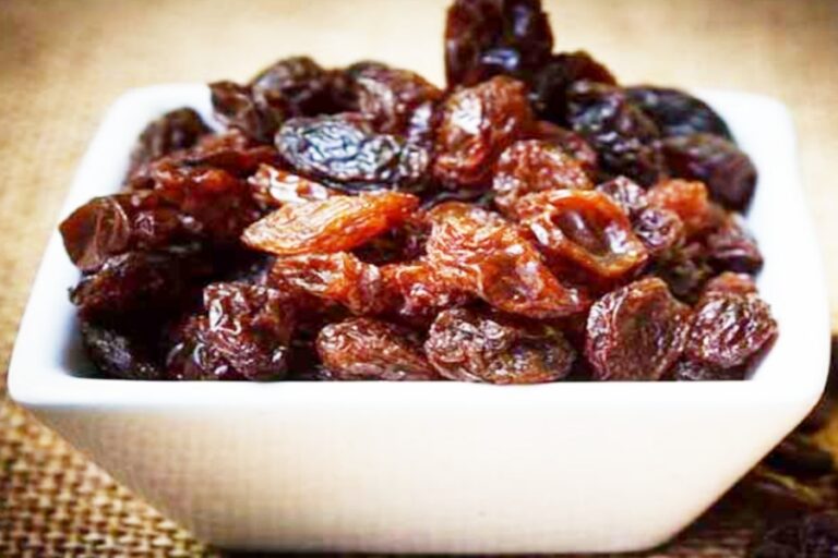 Benefits Of Consuming Raisins: सुबह खाली पेट मुनक्का खाने के ढेरों फायदे जानें….