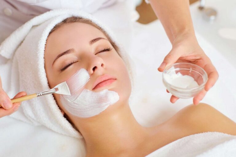 Face Care : रोज़ाना ऐसे करें अपनी स्किन की केयर, जानें सही तरीका