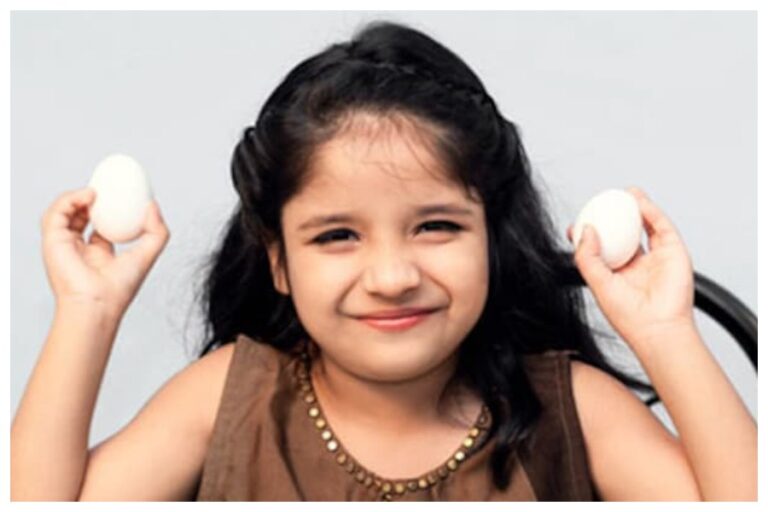 Superfoods For Child: बच्चों की दोगुनी ग्रोथ के लिए खिलाएं ये 5 सुपरफूड्स, बनेंगे स्ट्रांग