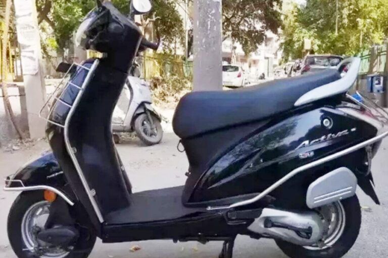 Honda Activa केवल 25 हज़ार रुपए में खरीदें, लड़कियों की लगी खरीदारी को लाइन