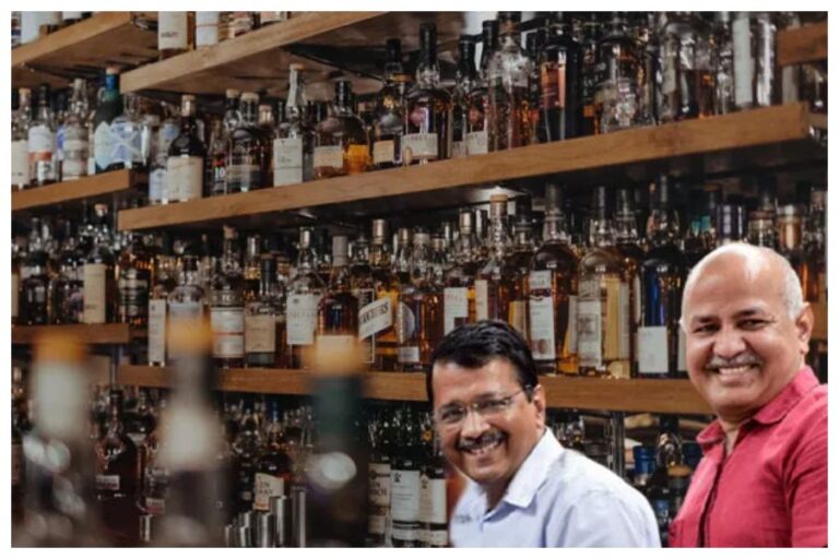 Delhi Liquor Sale: पियकक्डों की दिल्ली! 61 करोड़ से ज्यादा की शराब गटक गए दिल्लीवासी, सरकार हुई मालामाल