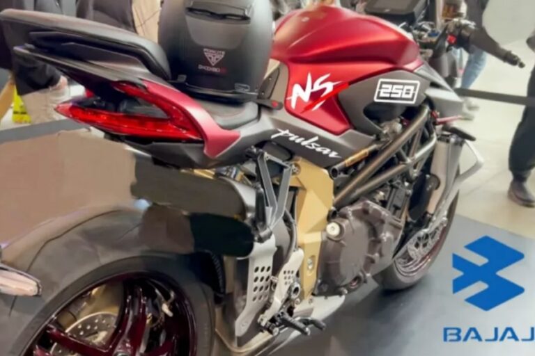 बिंदास किलर लुक में Bajaj Pulsar NS250 की दस्तक, हीरो के छूटे पसीने