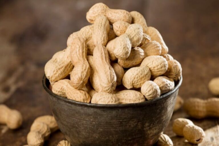 मूंगफली खाने के होते हैं ढेरों फायदे, इसका सेवन करेगा यह सभी बीमारी दूर….