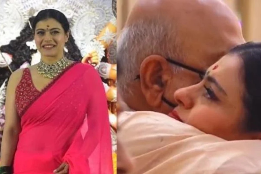 Kajol Loses Her Balance At Pandal Kajol Loses Her Balance At Pandal