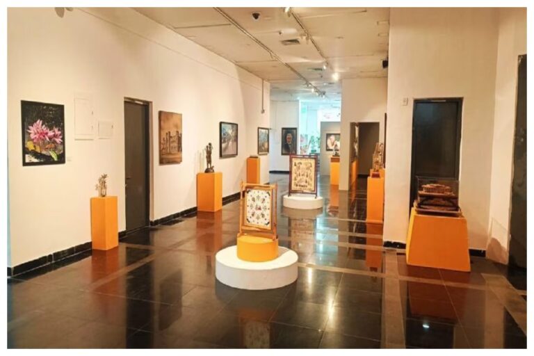 PM Modi Gifts E-Auction: मोदी को मिले गिफ्ट्स आप भी खरीदें, ऑक्शन में बोली लगाकर मिलेंगे एक से बढ़कर एक आइटम