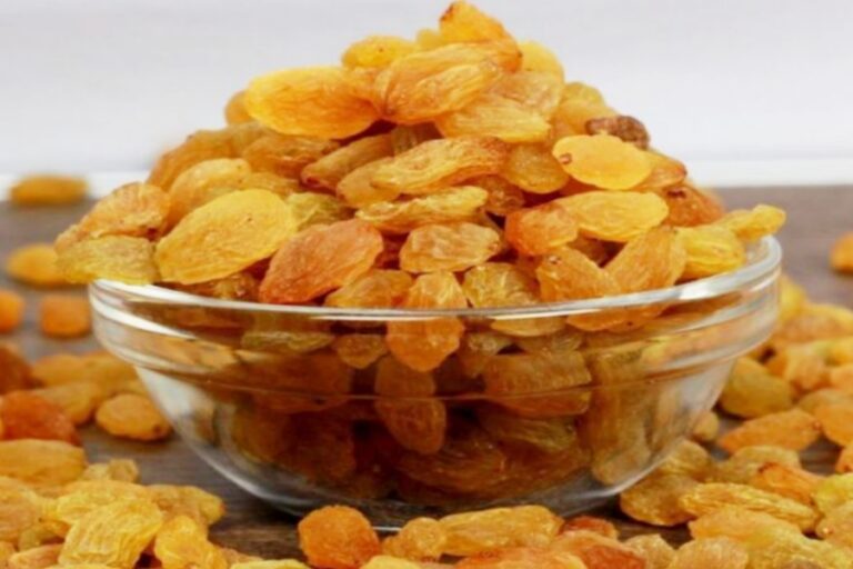 खाली पेट रोजाना सेवन करें किशमिश और इन सभी बीमारियों को कहे टाटा बाय-बाय….