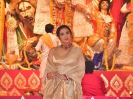 Rani Mukherji Joins Durga Pooja