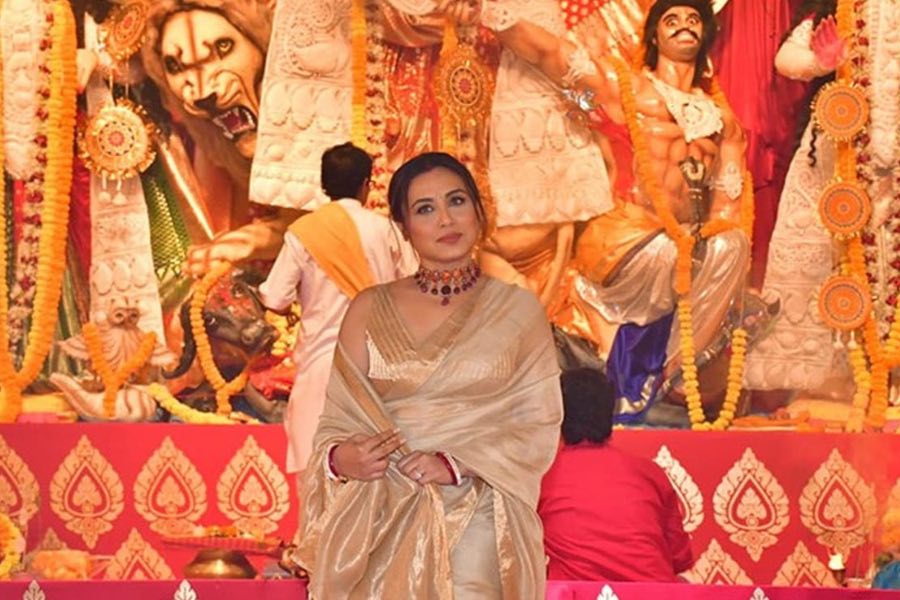 Rani Mukherji Joins Durga Pooja