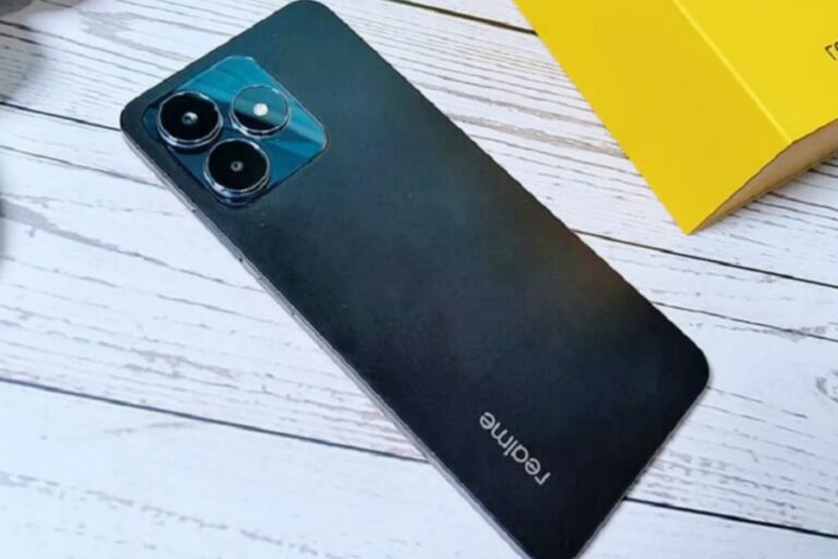 Realme C53 पर लडकियां हुई फिदा, केवल 10,450 रुपए में करें खरीदारी