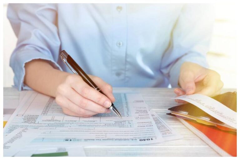 Small Saving Schemes 2023: अगर आप भी स्मॉल सेविंग स्कीम के निवेशक है, तो ये खबर आपके लिए है बेहद जरूरी, आइए जानें